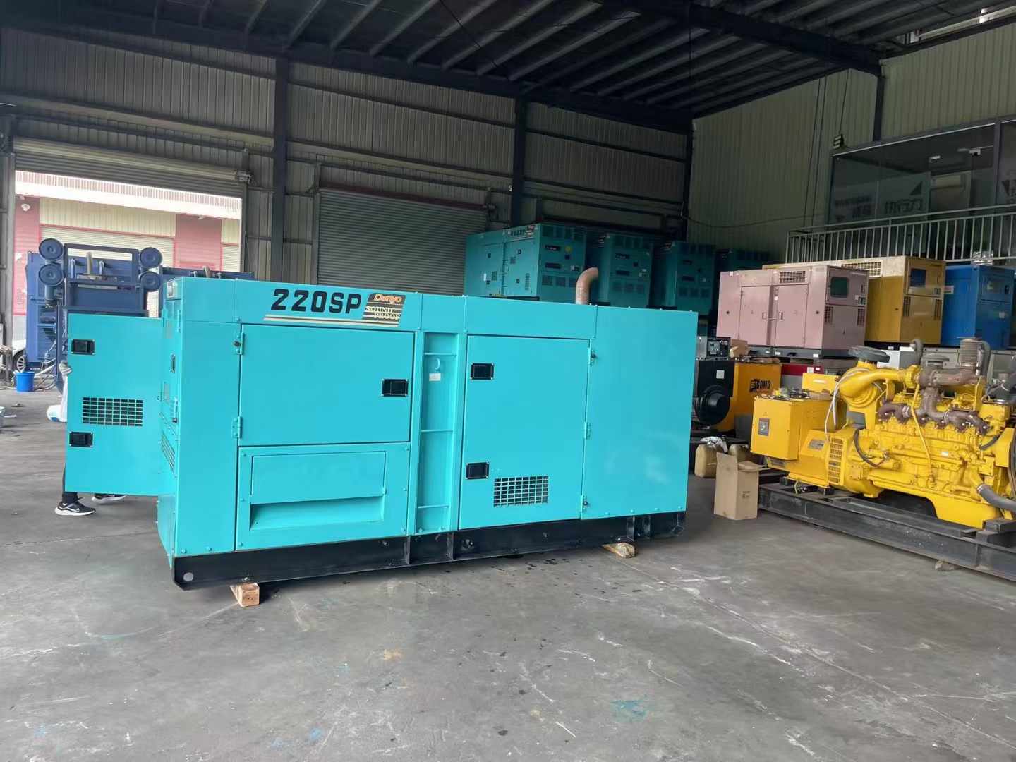 淄博柴油发电机组长期不间断运行时，如何监控其温度和压力？