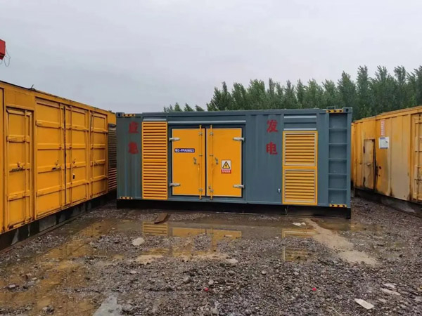 淄博柴油发电机如何判断干式空气滤清器是否需要更换？